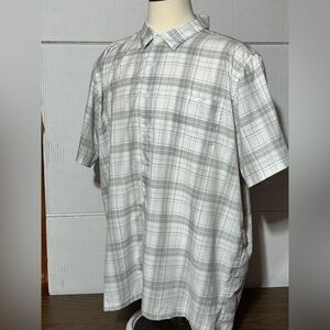 GEORGE MEN’S 3X button up casual shirt in white and blue. 31” L 26” p2p